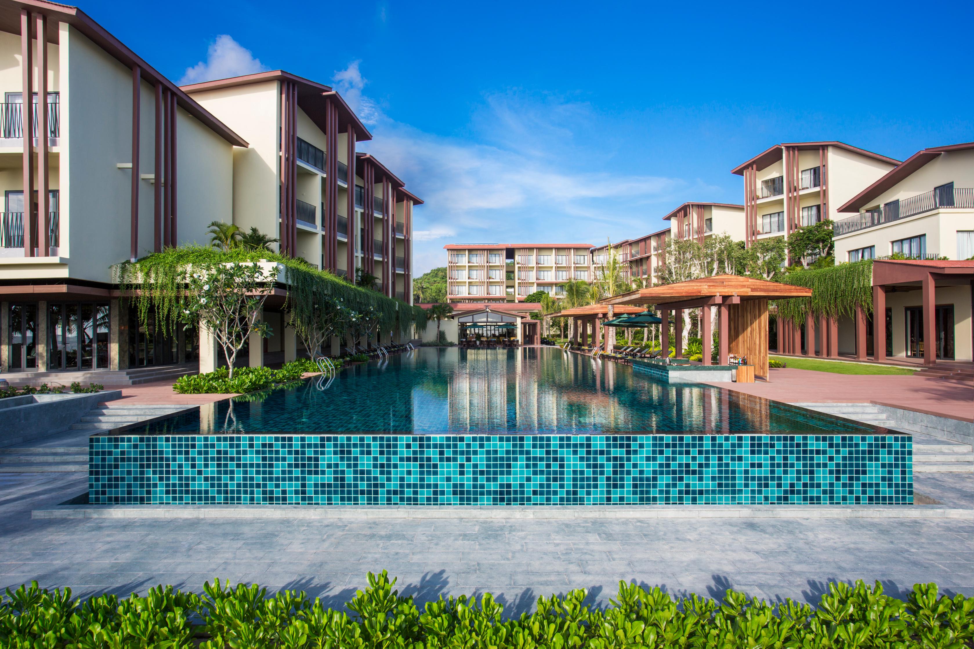 Combo nghỉ dưỡng 3n2đ: Khách sạn Dusit Princess Moonrise Beach Resort Phú Quốc + vé máy bay khứ hồi