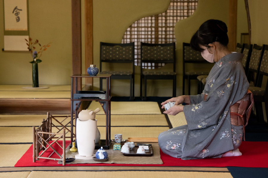 Thưởng thức trà đạo Nhật Bản